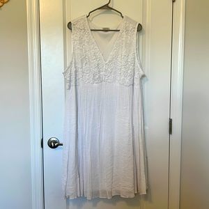 White Avenue Dress (Plus Size)